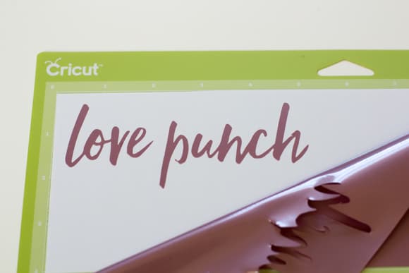 These Cricut party decor ideas are easy to do and can be incorporated into any party theme! Get the Cricut DIYs here. 