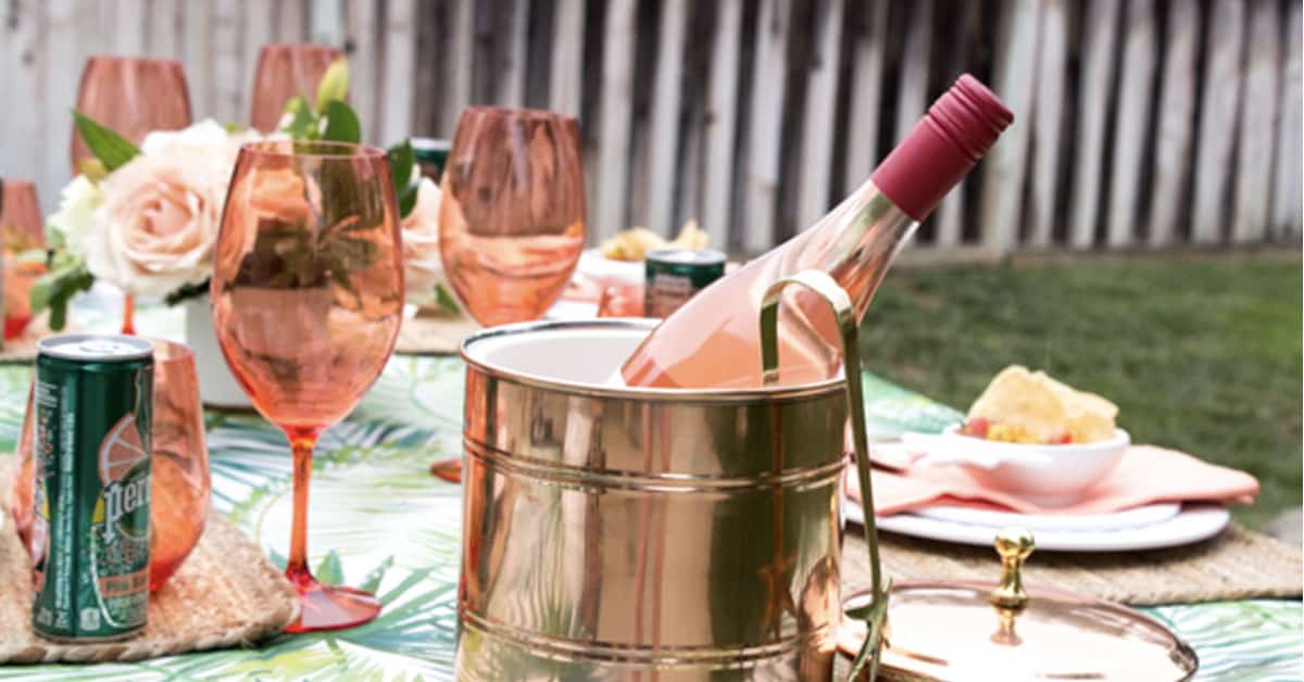 How to Host an Outdoor Dinner Party: a Step-by-Step Guide