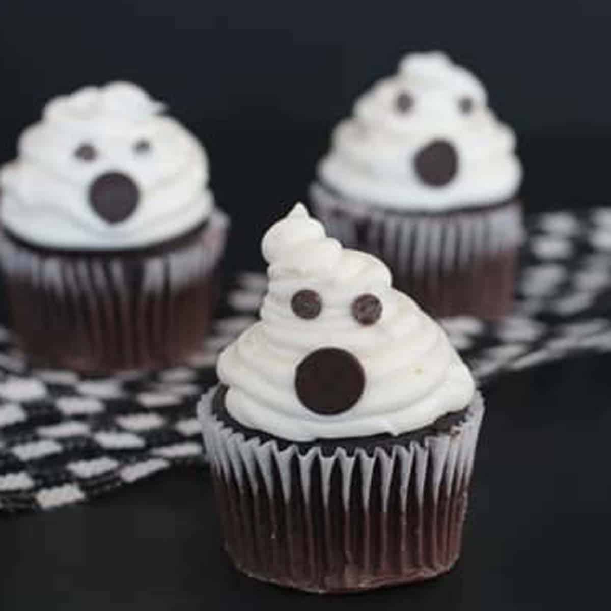 Make these easy Halloween treats for your party