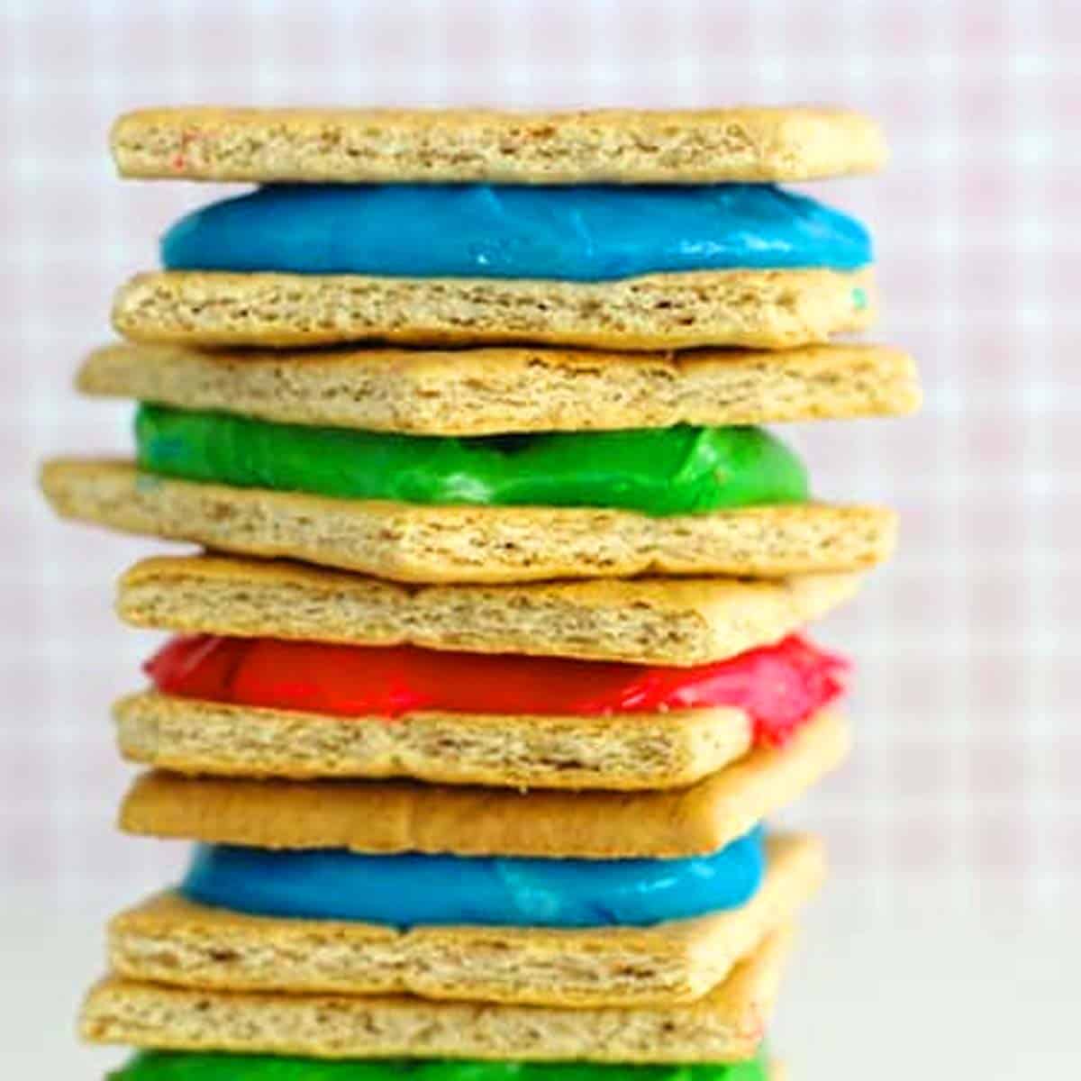 Graham Crackers and Frosting Cookie Sandwiches